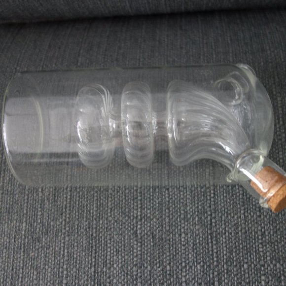 Glass Oil And Vinegar 2 in 1 Cruet - Picture 5 of 12